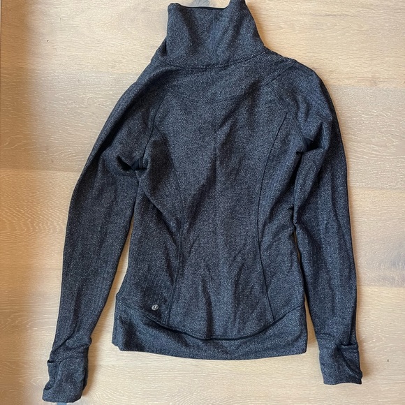 Lululemon Base Runner 1/2 Zip in Herringbone - Picture 2 of 7
